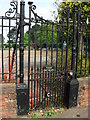 Ornate gate at entrance to Kenilworth Cemetery