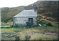 NN2873 : Small bothy in the Lairig Leacach by John Ferguson
