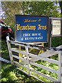 TG3504 : Beauchamp Arms sign by Glen Denny