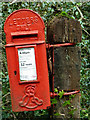 Edward VII post-mounted letter box