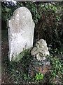 SU1409 : Gravestone, St Martin's Churchyard by Maigheach-gheal