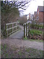 TM3763 : Footbridge on the footpath to Thurlow Close by Geographer