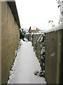 Footpath along the back of gardens near Mill Lane