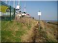 Canvey Island: Footpath to Canvey Point (1)