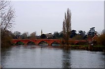 SU5495 : Clifton Hampden Bridge by Steve Daniels
