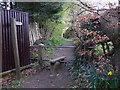 Footpath going east from Fulbrook Lane