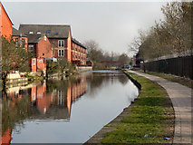 SJ6699 : Bridgewater Canal, Leigh by David Dixon