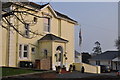 Teignmouth : Yellow painted house