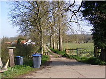 TM3462 : Footpath to Low Road & entrance to White House Farm by Geographer