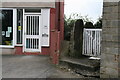 Horsforth:  Long Row:  Entrance to footpath leading down to Lister Hill