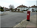 Postbox at the eastern end of Broomfield Avenue