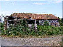 TM3558 : Barn off Beversham Road by Geographer