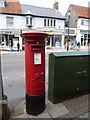 Lymington: postbox № SO41 1, St. Thomas Street