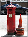 (Replica) Penfold postbox, Wellington Place / Cavendish Avenue, NW8