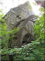 G8278 : Mill wheel at Drumduff by louise price