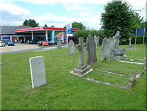 SU4918 : St Thomas's graveyard, Fair Oak (C) by Basher Eyre