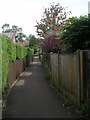 Footpath linking Stanningley Road & Cockshott Drive