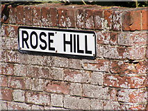 TM2250 : Rose Hill sign by Geographer