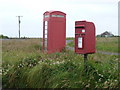 Huna: postbox № KW1 28 and phone box