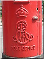 Edward VII postbox, Gladstone Parade, Edgware Road, NW2 - royal cipher