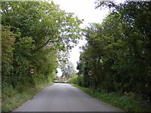 TM2259 : Entering Kittle's Corner on Chapel Road by Geographer