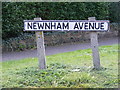 Newnham Avenue sign