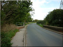 TA0936 : Crofts Bridge on Sutton Road near Wawne by Ian S
