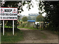 Clear instruction to keep allotment entrance clear.