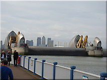 TQ4179 : View of Canary Wharf from the Thames Path by Robert Lamb