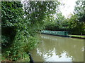 The canal glimpsed on  the path from  Rothschild Road to Linslade town centre (c)