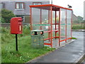 HU4330 : Cunningsburgh: postbox № ZE2 102 by Chris Downer