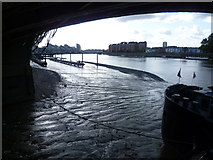 TQ2676 : River Thames looking towards Wandsworth Bridge by Marathon