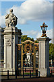 TQ2979 : Gateway Near Buckingham Palace, London by Peter Trimming