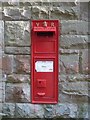 SO5300 : Victorian postbox, Tintern by Robin Drayton