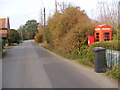 TM1973 : Hoxne Road at Denham Green & Telephone Box & Post Office Postbox by Geographer