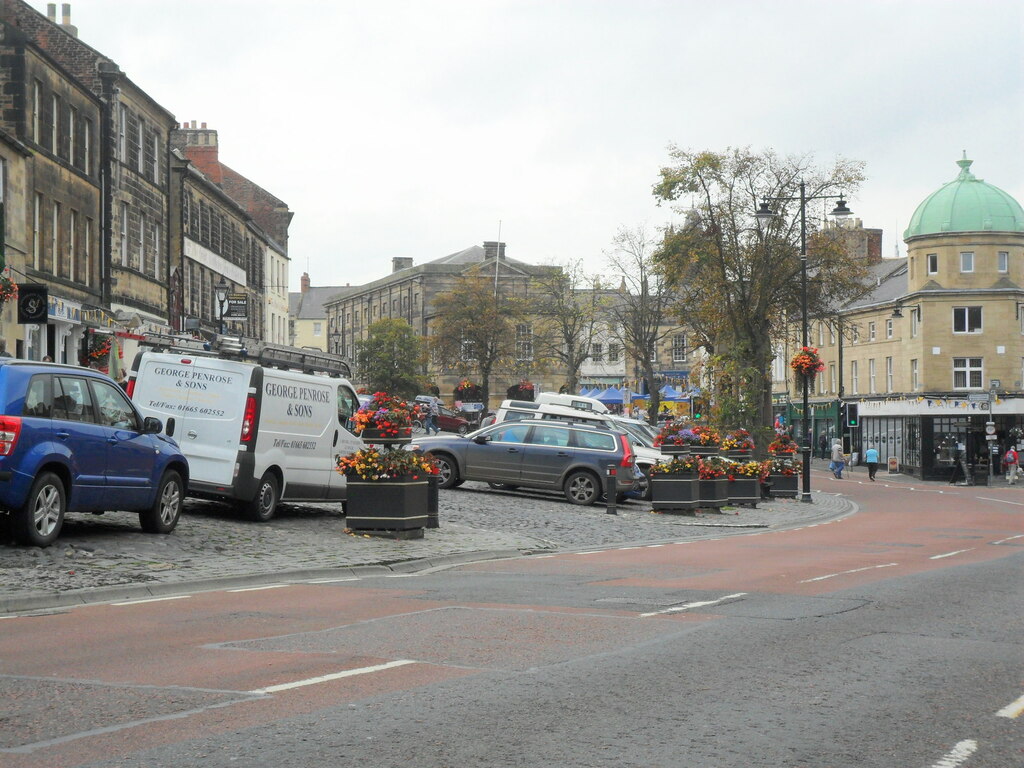 Alnwick town centre © nick macneill :: Geograph Britain and Ireland