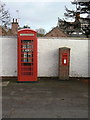 Telephone kiosk and postbox, Seagrave