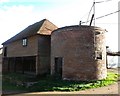 Broomlands Farm Oast House (2)