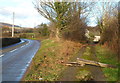 ST2792 : Logs prevent vehicular access to a track north of Castell-y-bwch by Jaggery