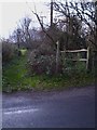 Footpath going west off Milland Lane