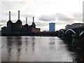 TQ2877 : Battersea Power Station, Grosvenor Bridge and River Thames by David Anstiss