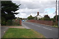 Railway bridge, Henley Rd