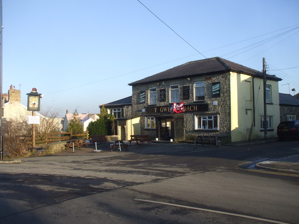 Y Gwesty Bach, Brynmawr © John Lord :: Geograph Britain and Ireland