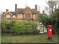 Offices of the Retail Trust, Hammers Lane, NW7