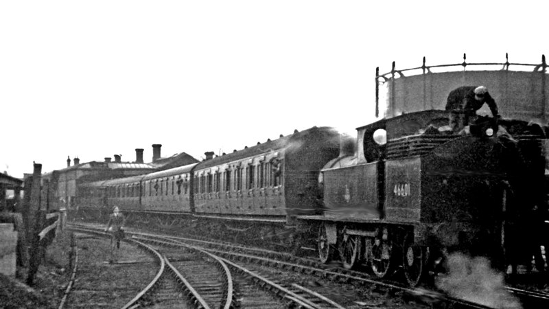 Branch train to Cheddington at Aylesbury... © Ben Brooksbank ...