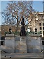 TQ2980 : Queen Elizabeth and King George VI statues, Carlton House Terrace SW1 by Robin Sones