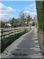 Footpath to Lower Platts