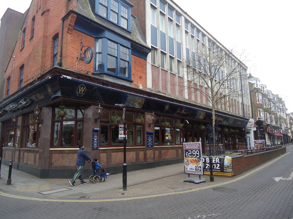Wetherspoons Public House Woking © Stacey Harris Geograph Britain And Ireland