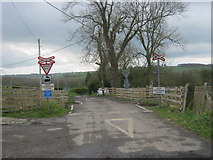 NZ1631 : Level crossing over the Weardale Railway for access to Enginemans Terrace by peter robinson