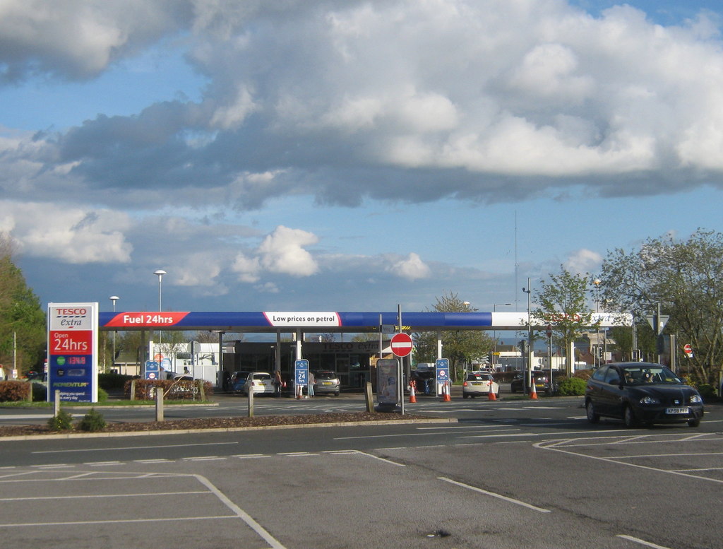 tesco-filling-station-durham-road-in-peter-robinson-geograph